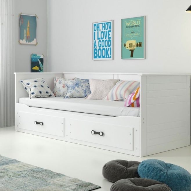 Velice oblíbená a praktická rozkládací postel Hermés s úložným prostorem. Postel je k dispozici i v šedé barvě. Velkou...